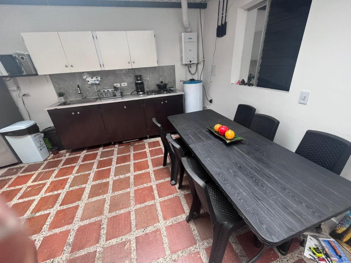 Hotel Edificio Santamarta Medellín Extérieur photo