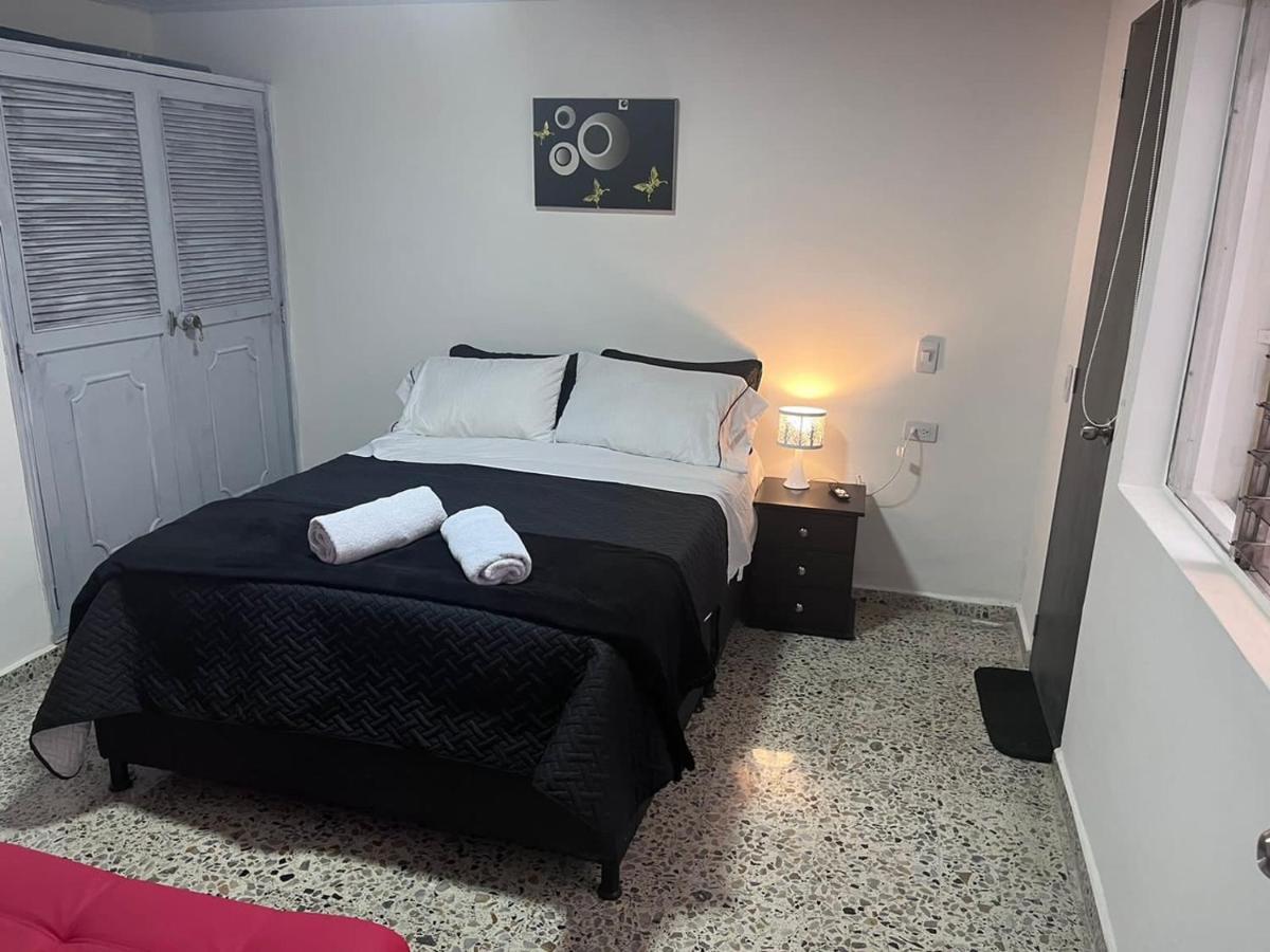Hotel Edificio Santamarta Medellín Extérieur photo